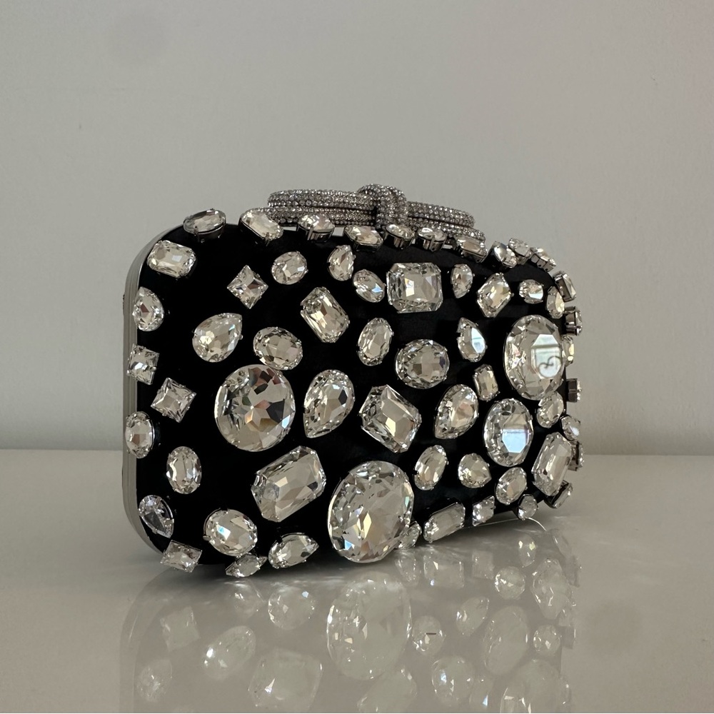 MACH & MACH
Bow Strass Satin Clutch Bag - Picture 9 of 16